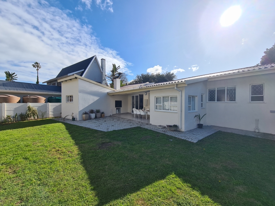 To Let 4 Bedroom Property for Rent in Port Alfred Eastern Cape